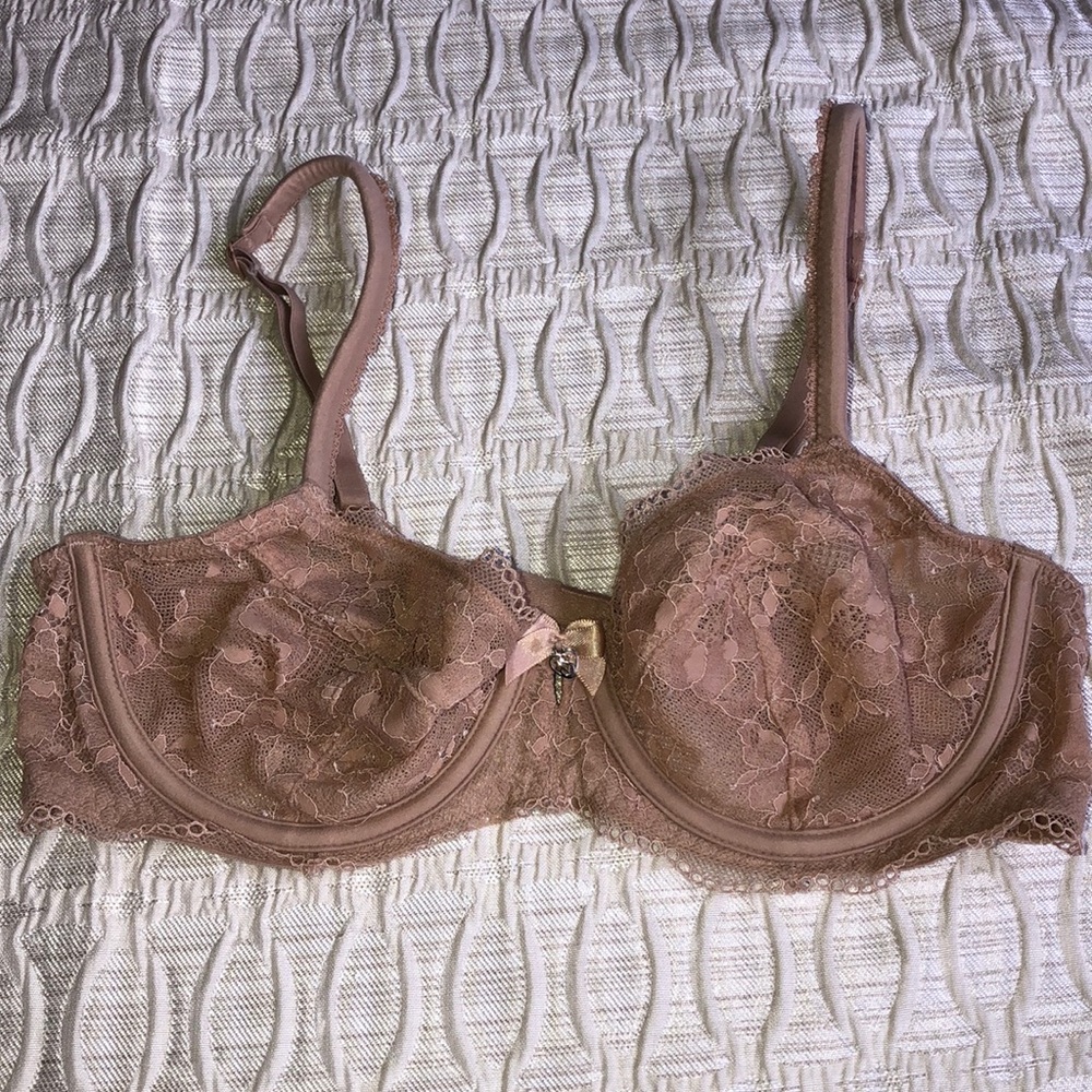 3/$18! Victoria Secret body Unlined Demi